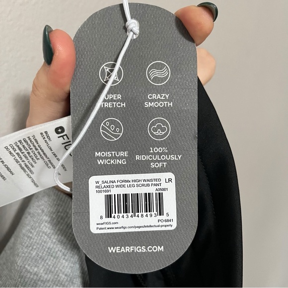 Figs Salina FORMx High Waisted Relaxed Wide Leg Scrub Pant Black Large Regular - Picture 12 of 13